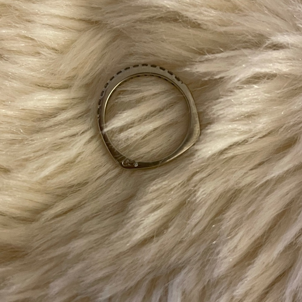 A.Jaffe 18k White Gold and Diamond Band - Picture 5 of 15